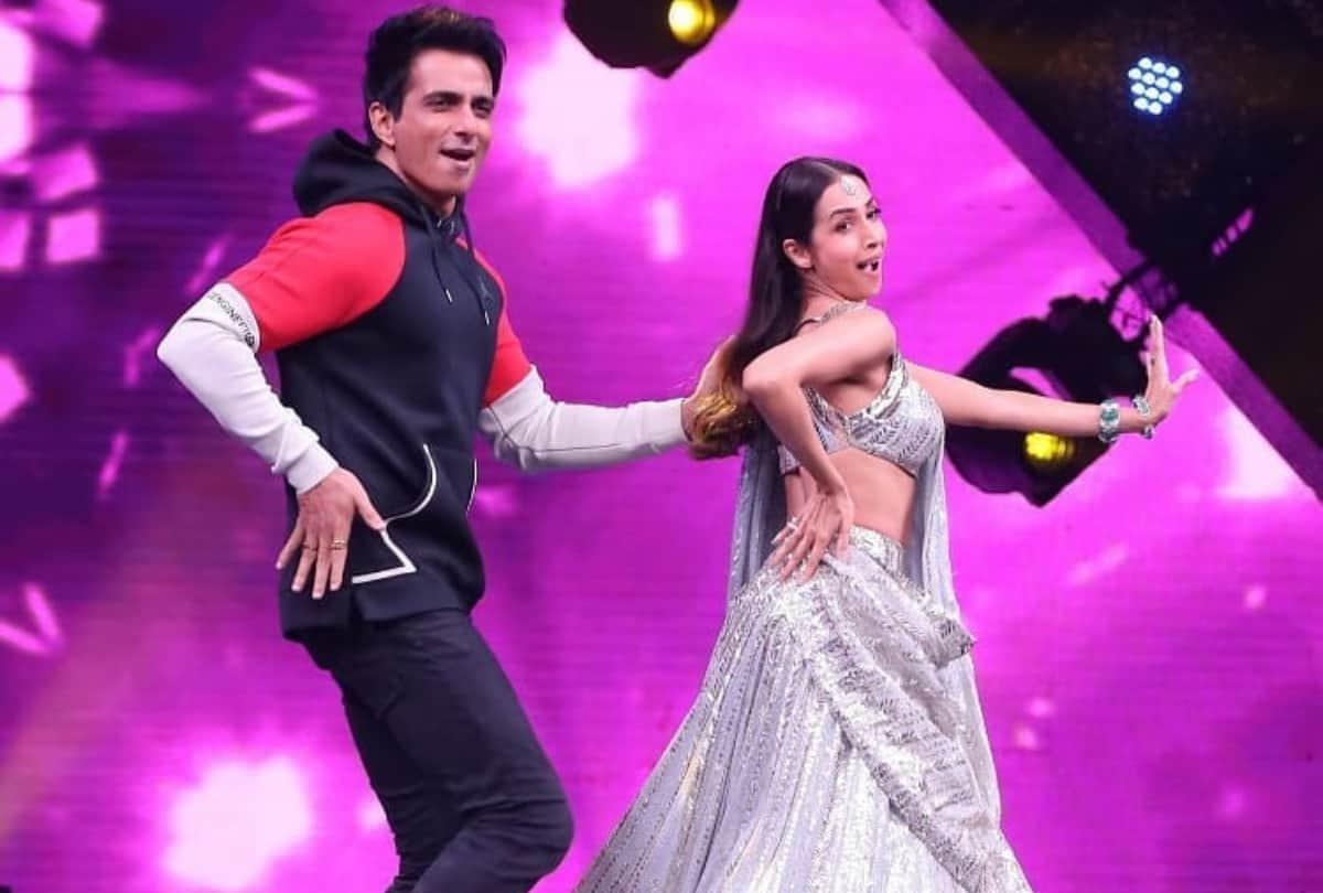 malaika arora celebrates independence day in advance in silver lehenga