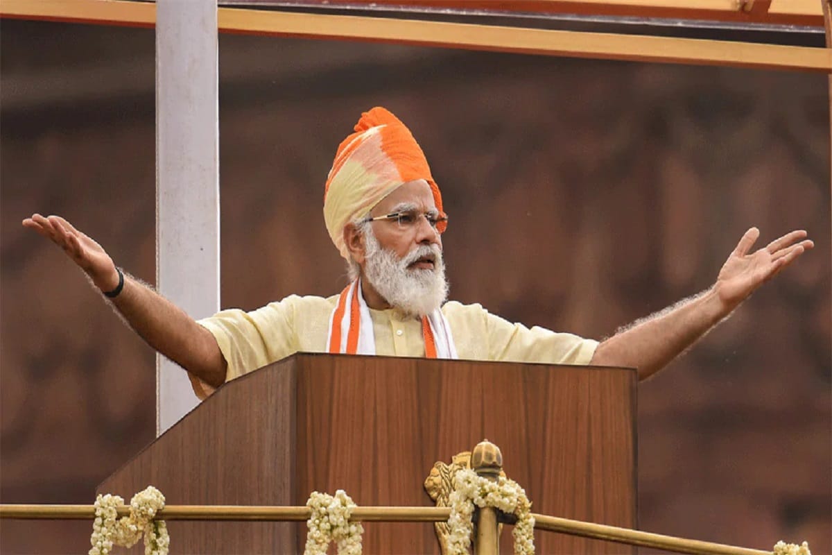 PM Modi mentions sanitary napkins in his speech, gets applauds from twitter users