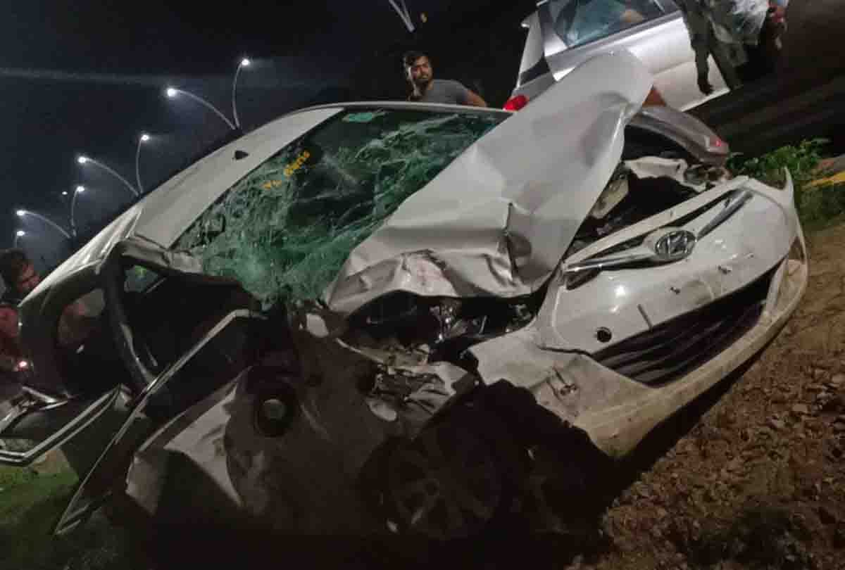One killed in truck and car collision in Kannauj