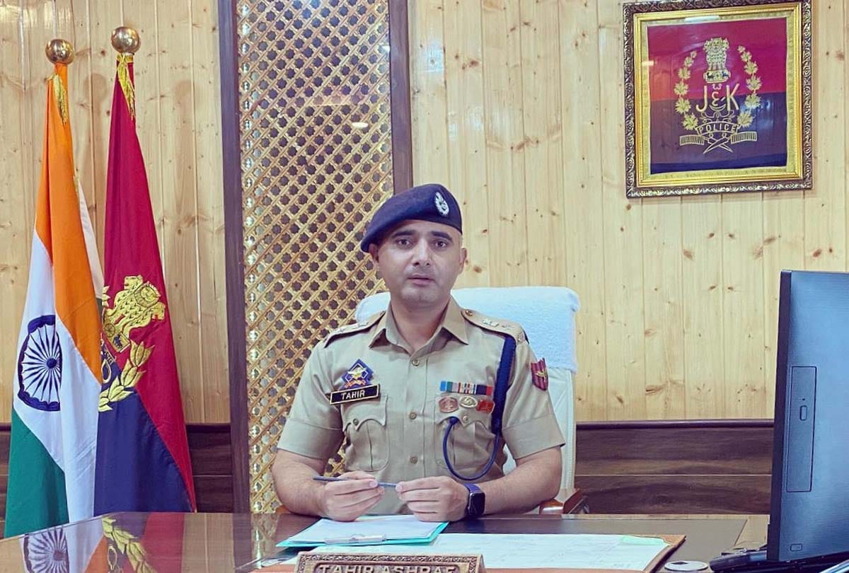 Tahir Ashraf SP Recipient of Union Home Minister Medal for Excellence in Investigation in 2018