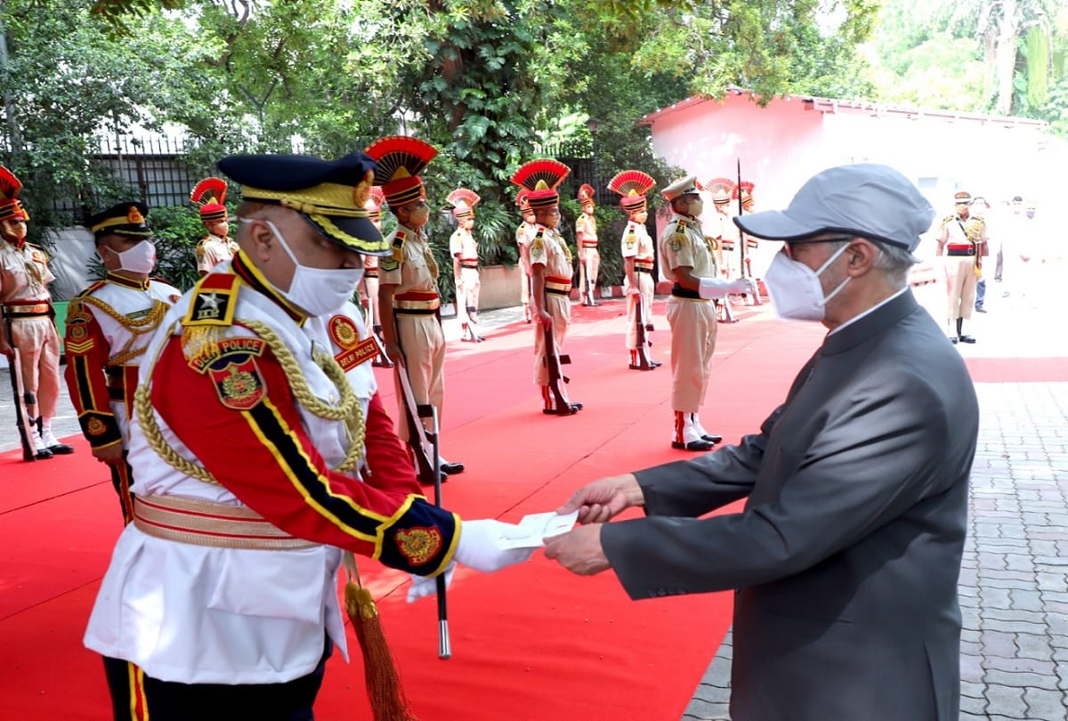 Independence day 2020 photos of flag hoisting at red fort cm house jamia millia lg house iit delhi mcd delhi police commissioner office