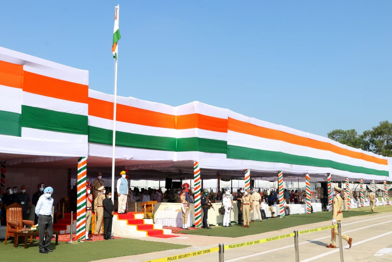 Independence Day 2020 in Chandigarh: Administrator VP Singh Badnore Hoisted National Flag