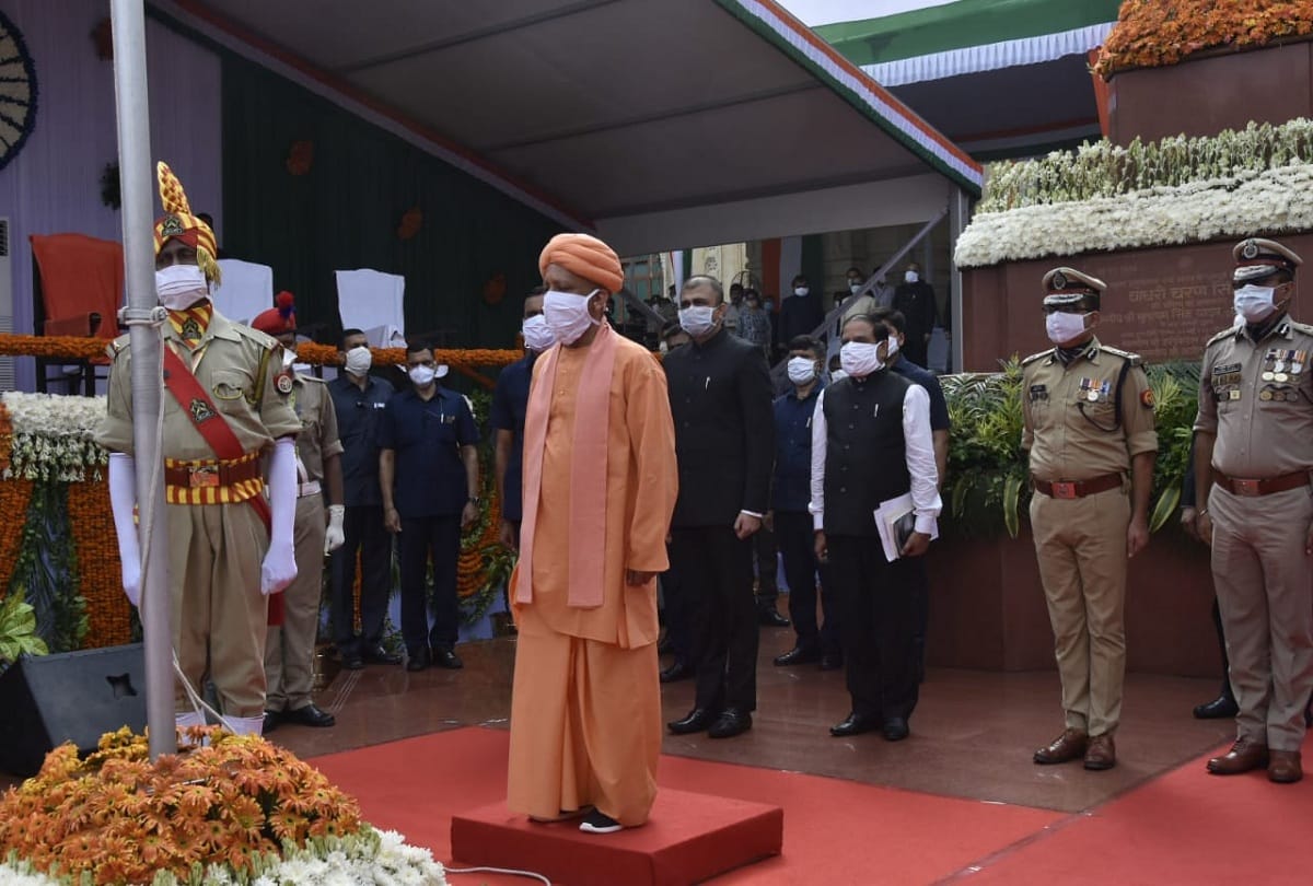 Independence Day 2020 Several leaders including Amit shah, LK Advani hoisted the flag on 74 independence day