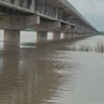 गंगा नदी में डूबा मालवाहक जहाज।