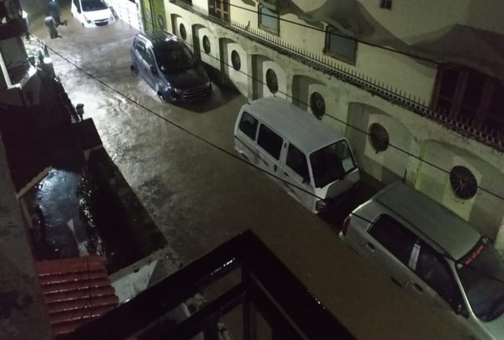 Weather Today Forecast Report Uttarakhand: Flood and Cloudburst Like Condition In dehradun after extreme Rainfall, Photos