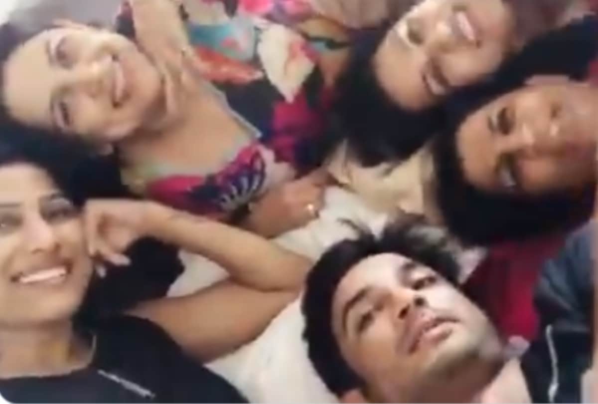 Sushant Singh Rajput death case his sister Shweta Singh Kirti share late brother childhood photo and called him MS Dhoni in throwback video