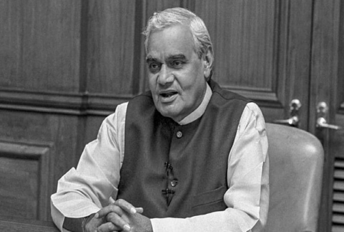 atal bihari vajpayee birthday Nanaji Deshmukh was introduced in Gorakhpur to Vajpayee