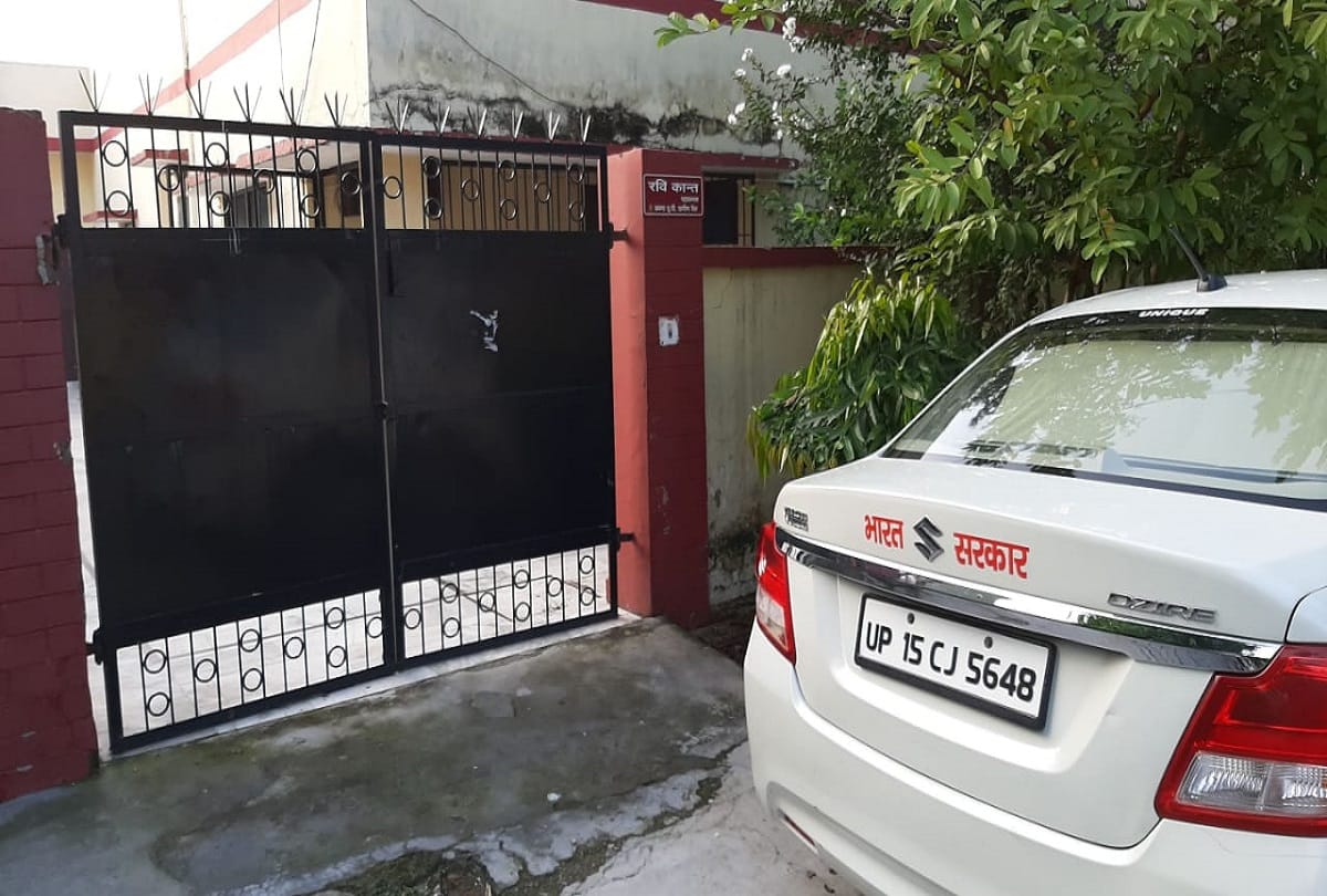 CBI raid on Prathama Bank general manager Ravikant house in moradabad