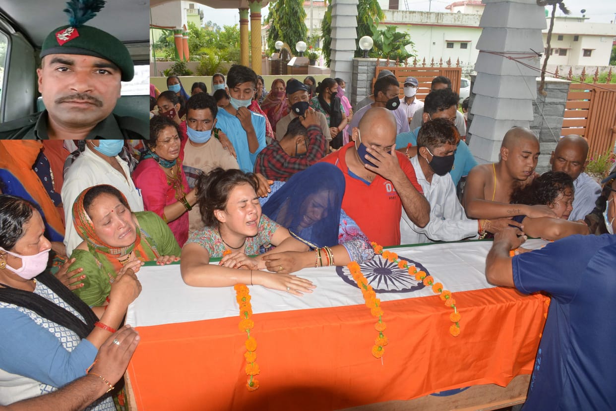 India China Dispute: Uttarakhand Soldiers Bishan singh Martyrs, Family Crying on Funeral