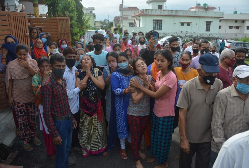 India China Dispute: Uttarakhand Soldiers Bishan singh Martyrs, Family Crying on Funeral