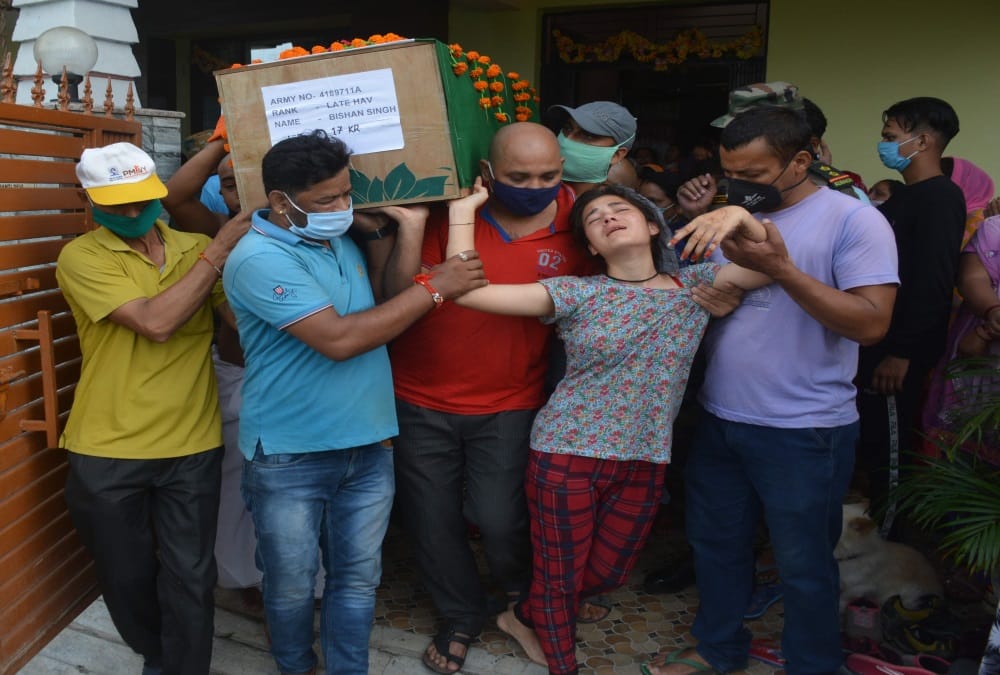 India China Dispute: Uttarakhand Soldiers Bishan singh Martyrs, Family Crying on Funeral