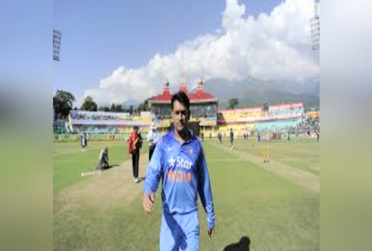 Dhoni and Raina have a deep attachment to the Tibetan religious leader Dalai Lama, both loved the Dharamshala grounds.