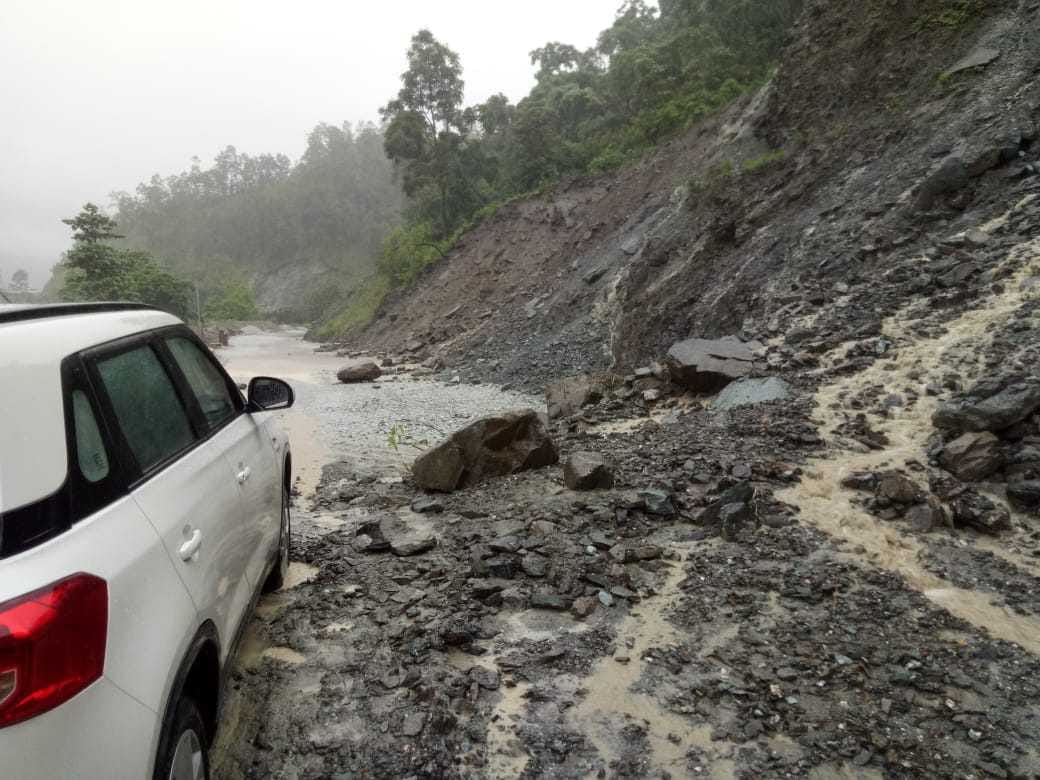 Road connectivity from the mountain plain remained cut all day