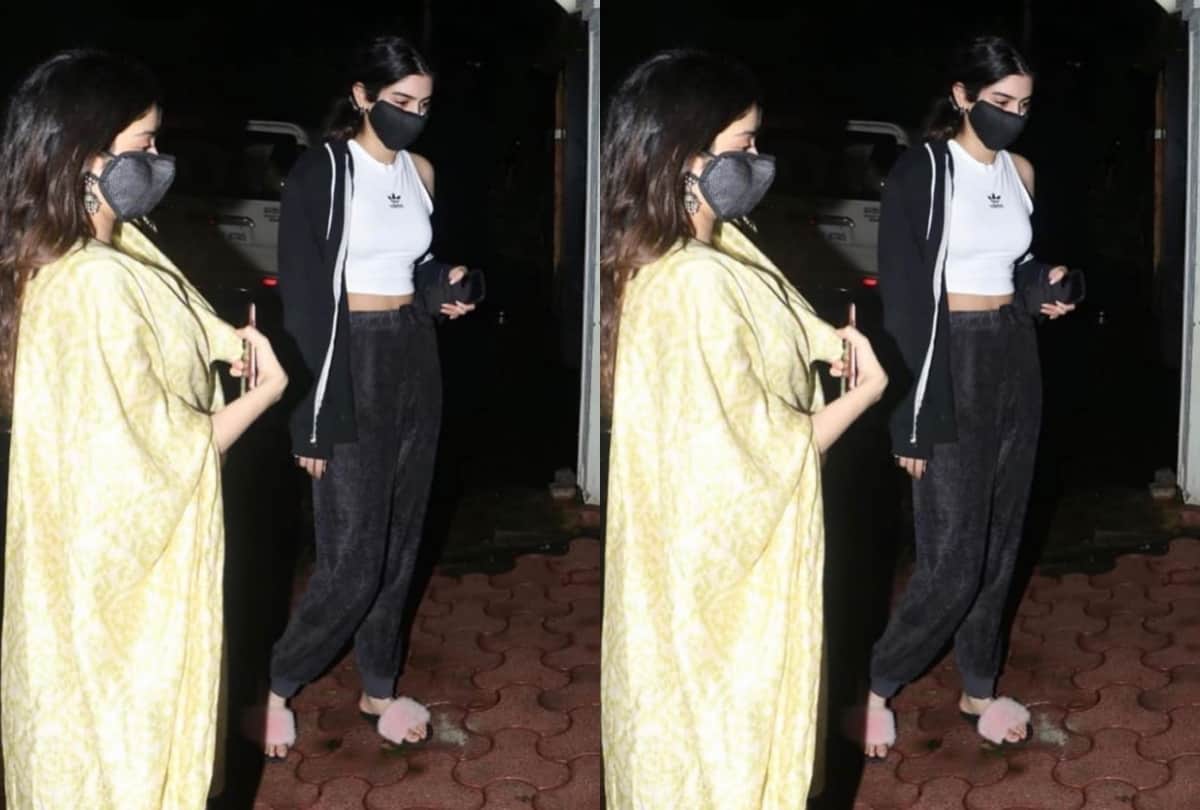 janhvi kapoor spot in yellow kurta once again with khushi kapoor outside of arjun kapoor house