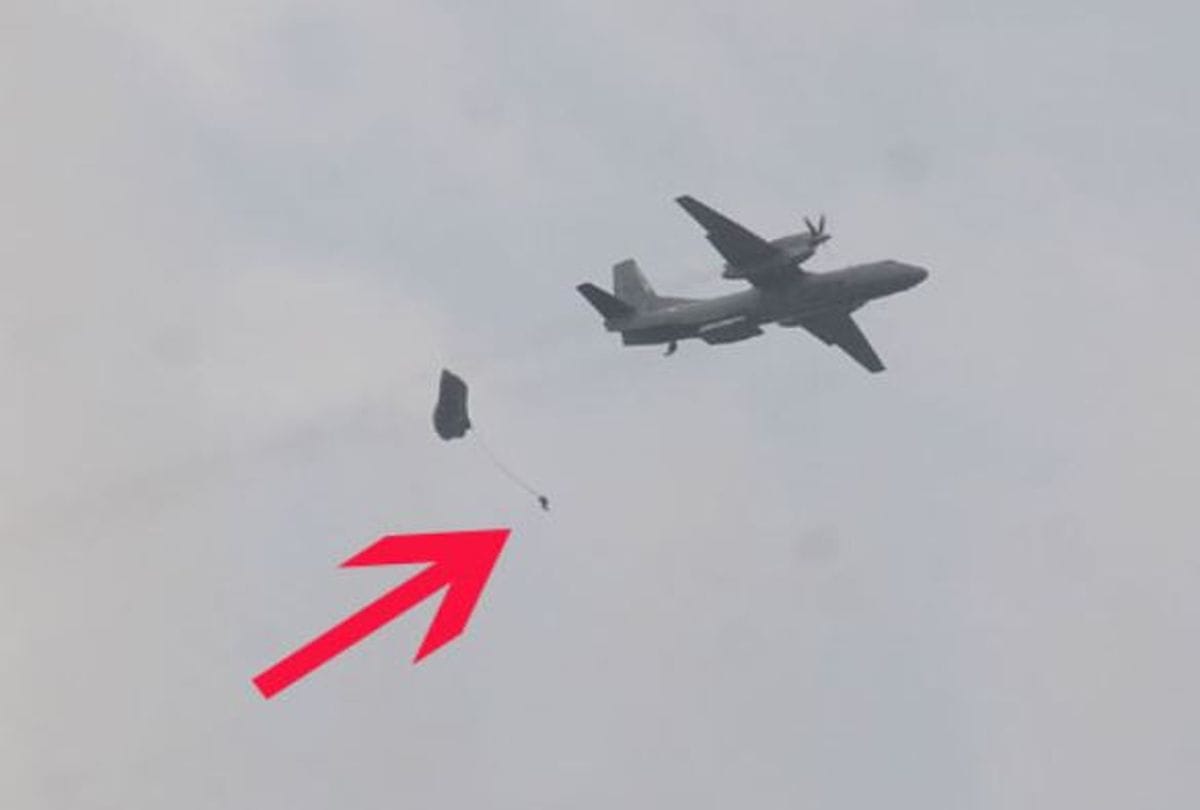 mahendra singh dhoni got paratrooper training in agra