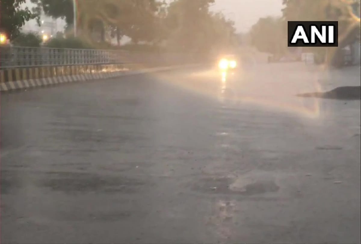 Delhi Weather update today: rain and temperature in Noida Faridabad Gurugram Hapur Ghaziabad