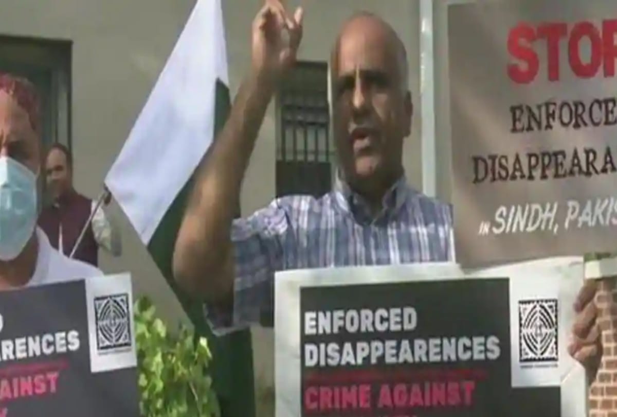Sindhi community protests in America against enforced disappearances in Pakistan