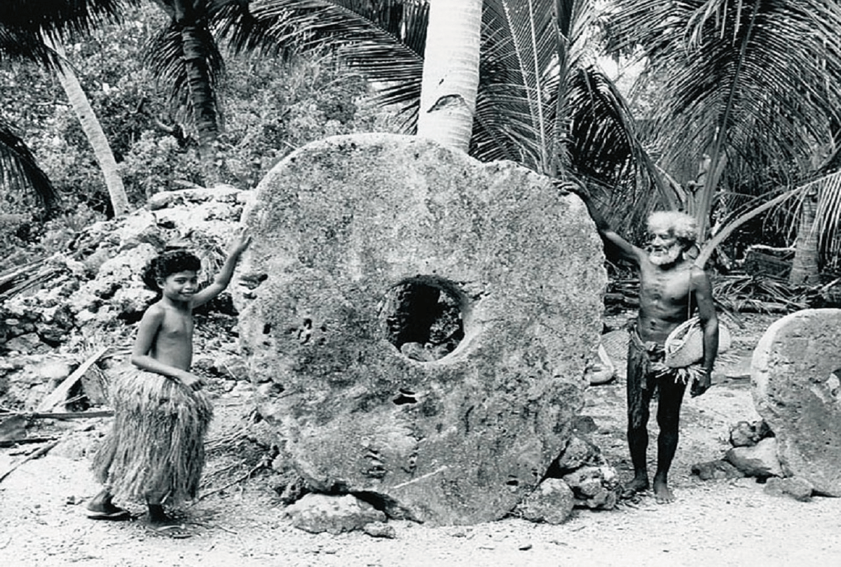 world most weird island where stone coins were in circulation