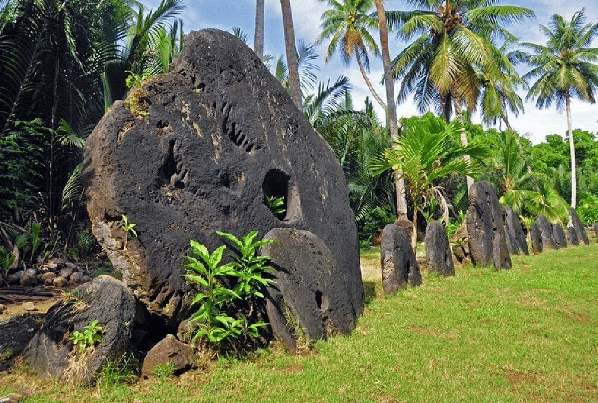 world most weird island where stone coins were in circulation