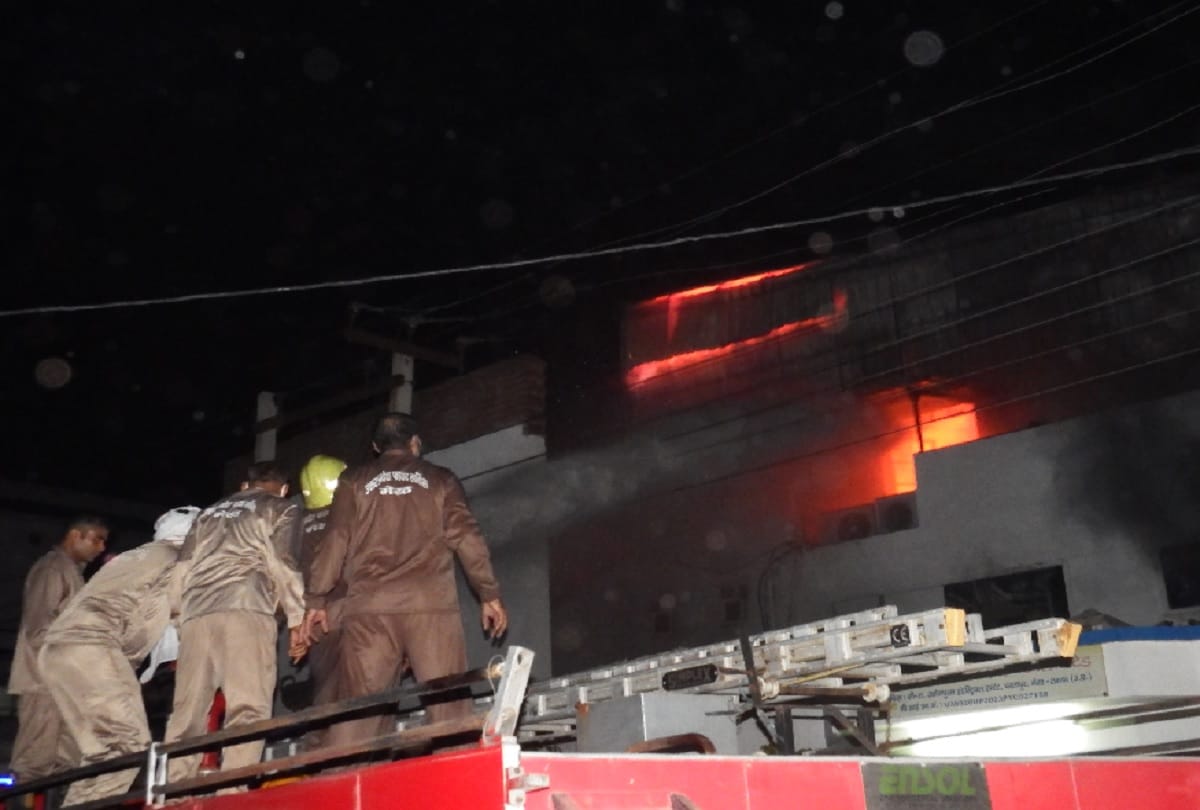 Heavy fire in Vinex factory in Partapur, loss of around three crores