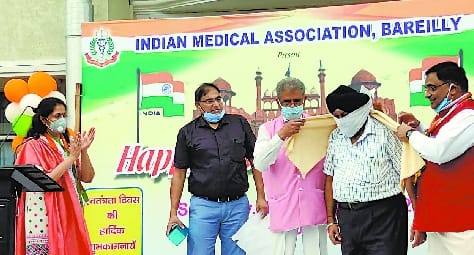Centenavir blood donor Sardar Iqbal Singh Bale awarded IMACentenavir blood donor Sardar Iqbal Singh Bale awarded IMA