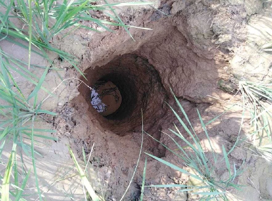 land again Sunken in Ghazipur, the boundary of the house fell