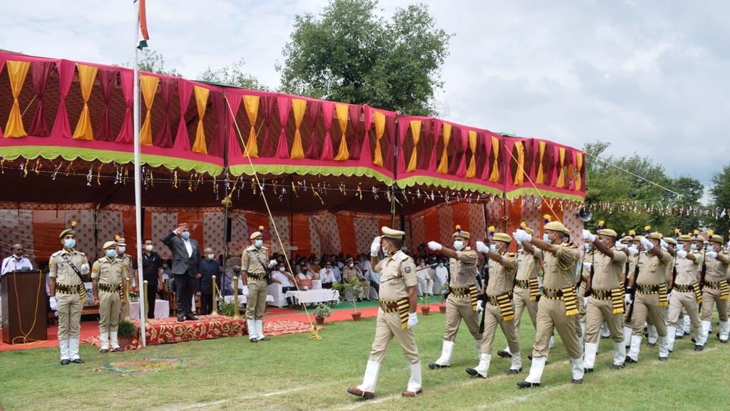 Panchayati Raj Minister hoisted the flag on Independence Day