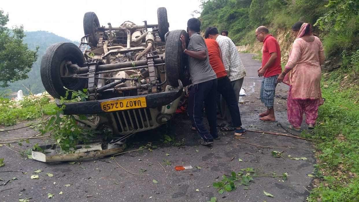Seven injured including two children in a vehicle accident