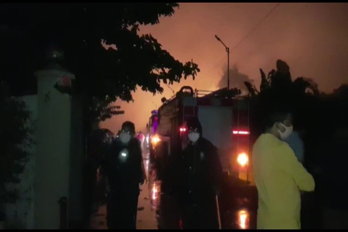 Maharashtra: Fire breaks out at Nandolia Organic Chemicals in Palghar, Gas Leakage In Several Kilometers