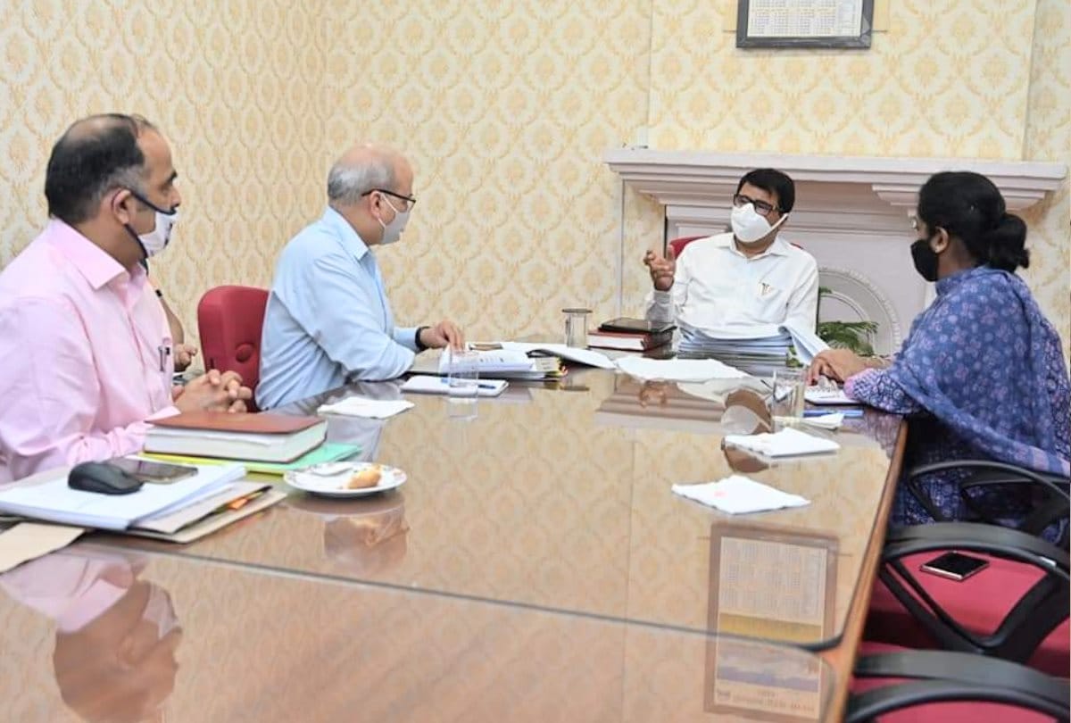 Education Minister govind thakur reviewed the functioning of higher education, Decision on opening of school after central guidelines