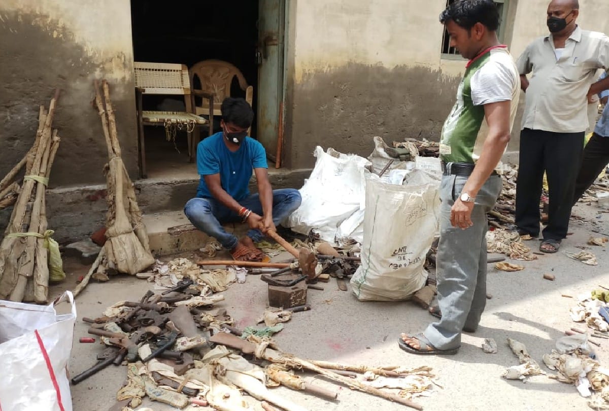 Police destroyed illegal weapons after court order in agra
