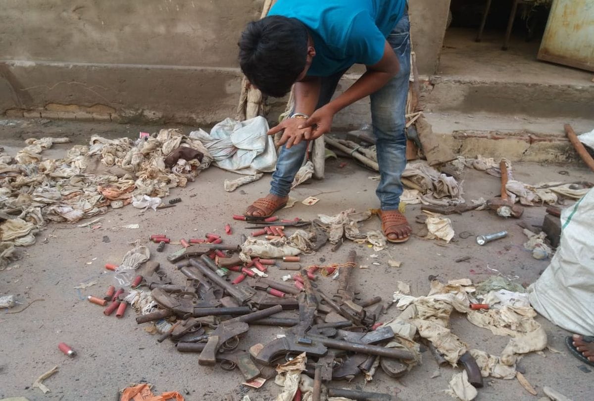 Police destroyed illegal weapons after court order in agra