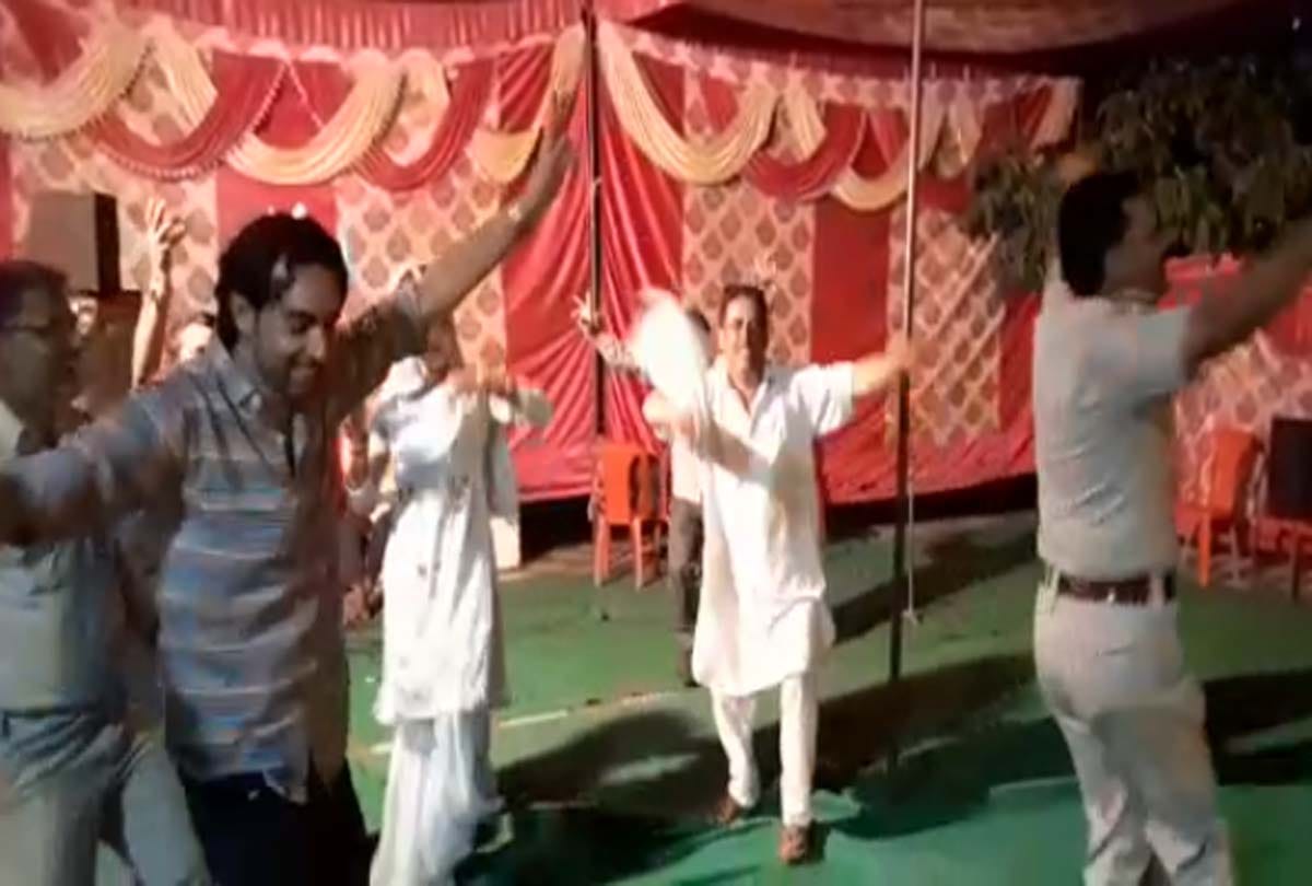 Kathua Police personnel dance with dancer in bani police station in Kathua, video goes viral