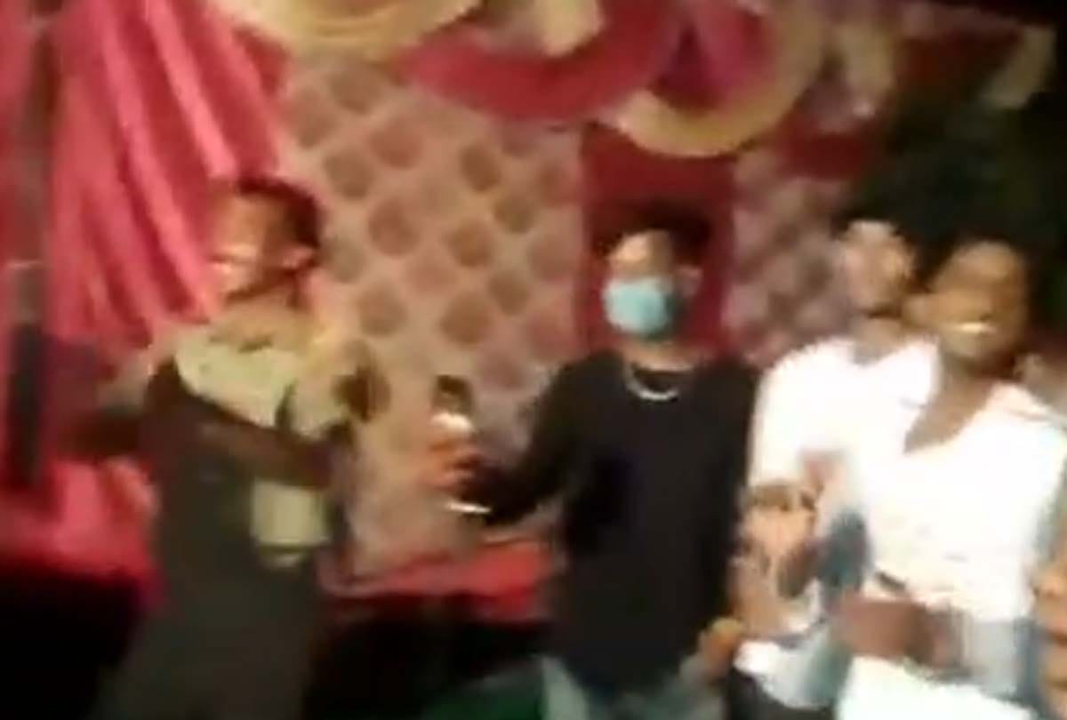 Kathua Police personnel dance with dancer in bani police station in Kathua, video goes viral