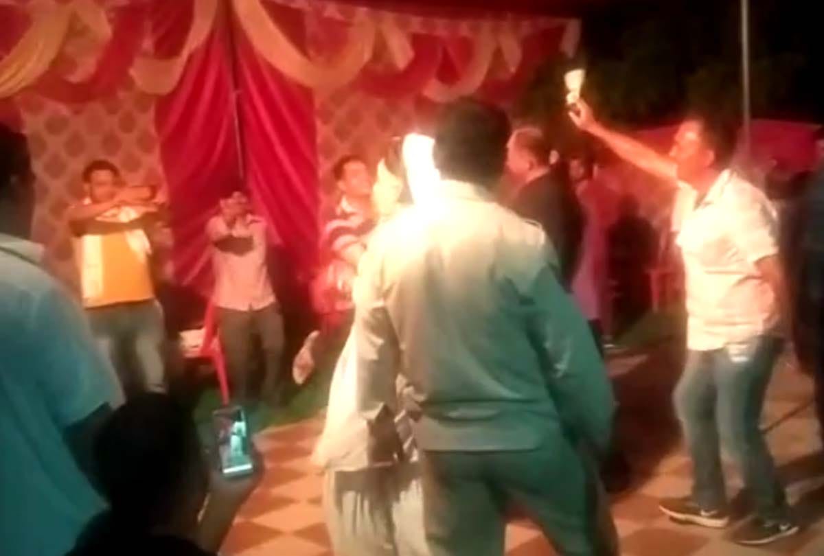 Kathua Police personnel dance with dancer in bani police station in Kathua, video goes viral