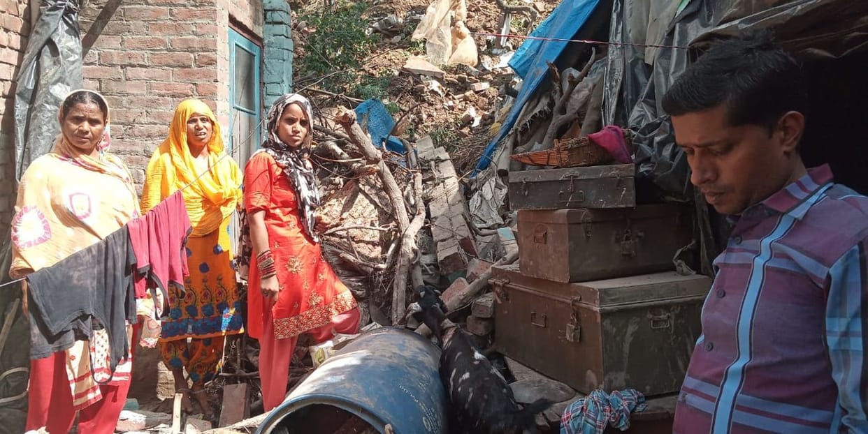 British dome fell on houses, accident survived