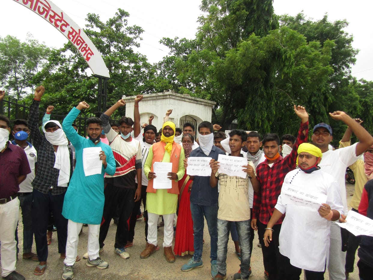 Demonstrated protest against undeclared power cut