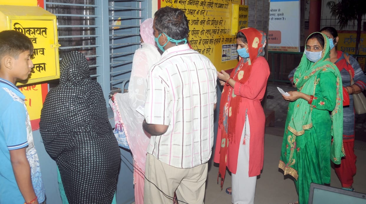 Doctors not found in the hospital, patients keep wandering