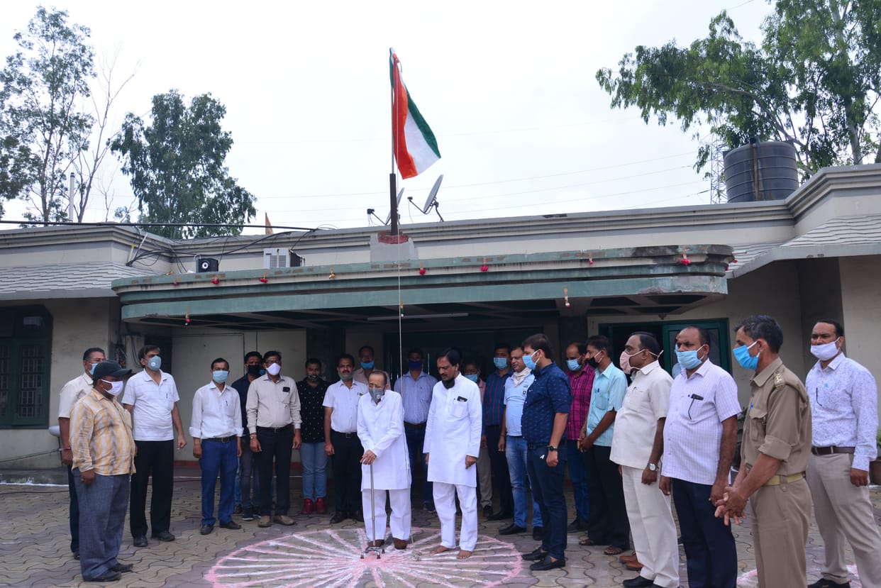 Political parties hoisted flag in Muzaffarnagar