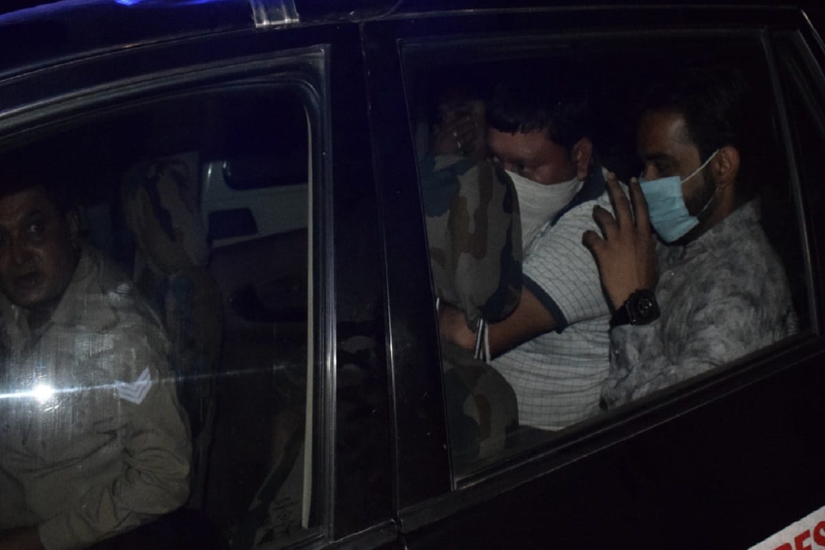UP News: Nauchandi station police negligence has been revealed in hookah bar case in Meerut