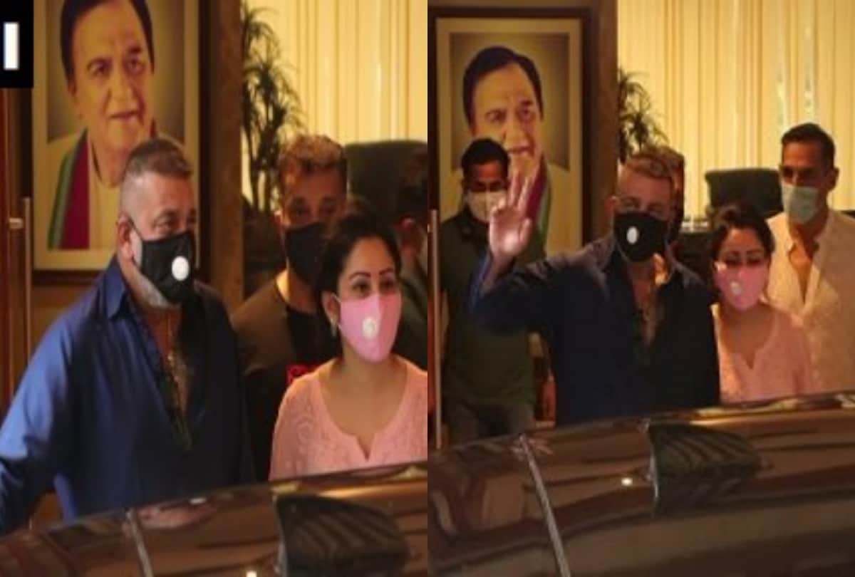 Sanjay Dutt leaving for the Kokilaben Hospital with wife Maanayata Dutt
