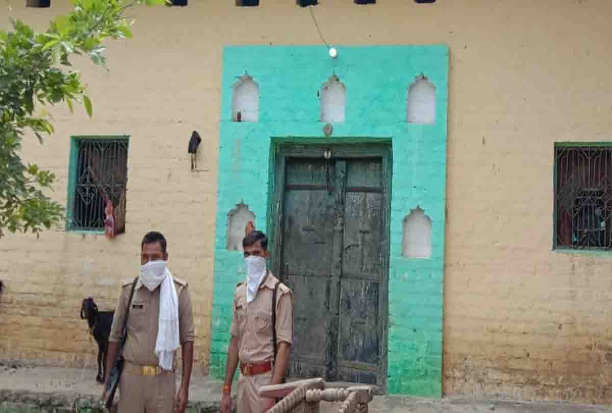 After strangulation, the body of the young man was hanged, the lover had arrived to meet his girlfriend
