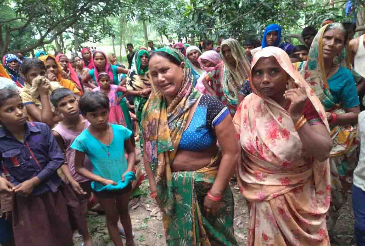 Dead bodies of lovers found hanging in the garden in hardoi