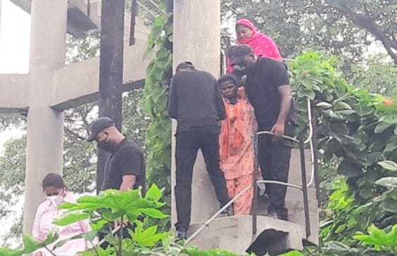 woman climbed on water tank in amritsar