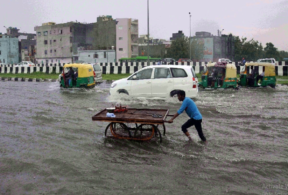 After rain water logging on roads of Delhi