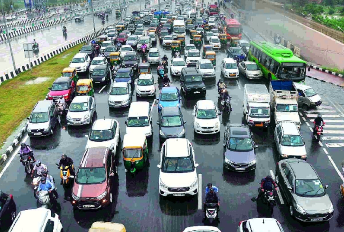 After rain water logging on roads of Delhi