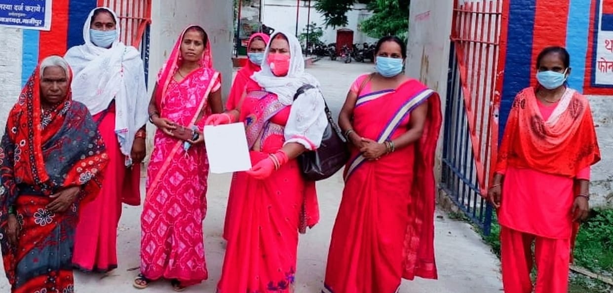 gulabi gang work in fatehpur
