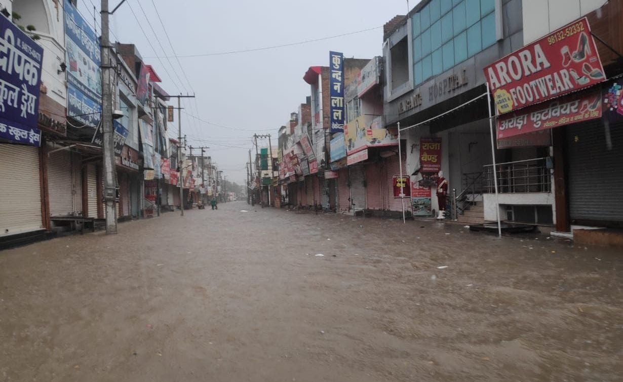 90 mm rainfall in Fatehabad city within 1.5 hour