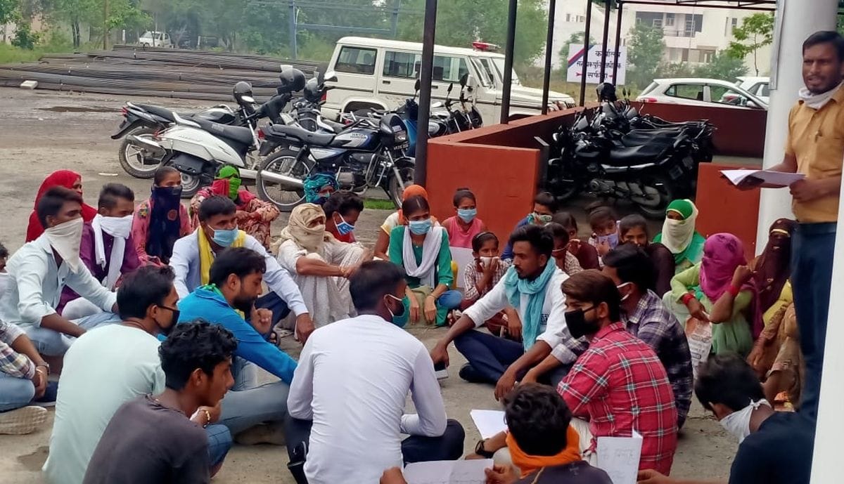 dharna, students, admission in school