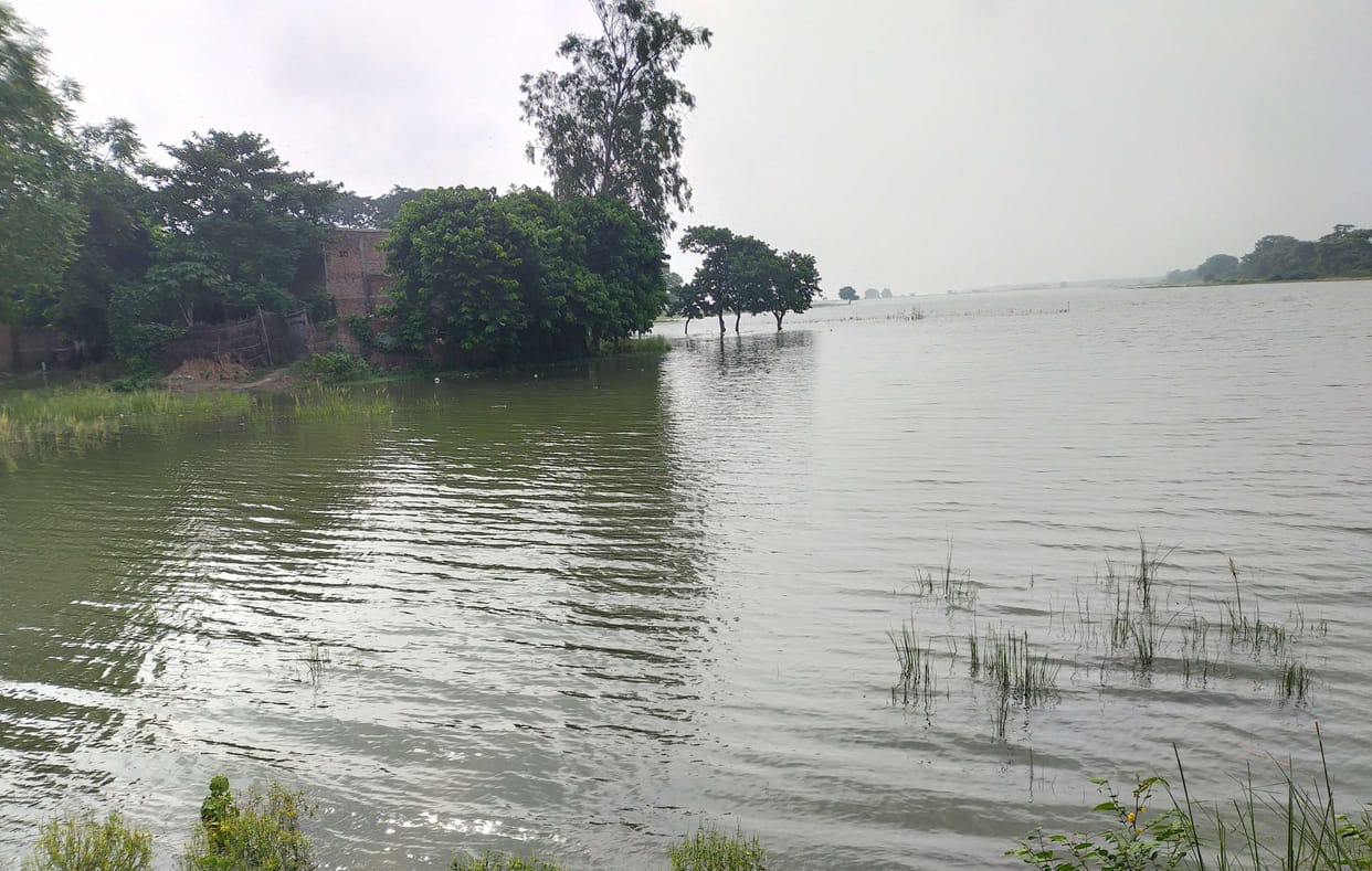 Villages in Ganga and Saryu flooded, increased difficulties